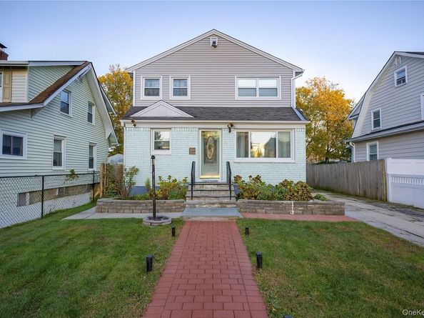 32 Stowe Place, Hempstead NY 11550