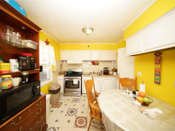 32 Stowe Place, Hempstead NY 11550