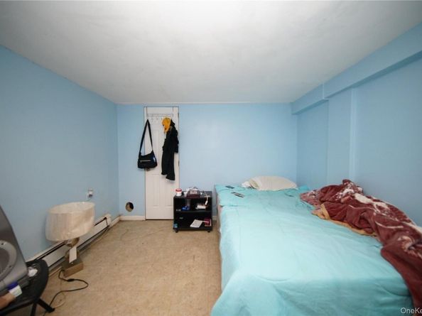32 Stowe Place, Hempstead NY 11550