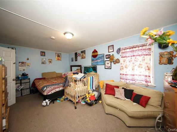 32 Stowe Place, Hempstead NY 11550