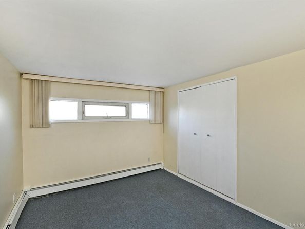 6 Mason Court, Levittown NY 11756