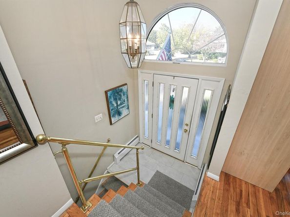 6 Mason Court, Levittown NY 11756