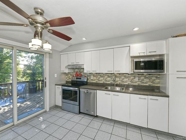 6 Mason Court, Levittown NY 11756