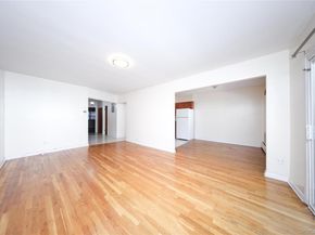 11708 Curzon Road, Richmond Hill NY 11418