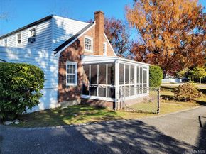 76 Bayport Ave Avenue, Bayport NY 11705