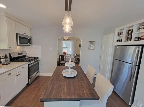 76 Bayport Ave Avenue, Bayport NY 11705