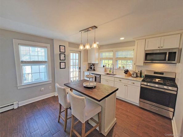 76 Bayport Ave Avenue, Bayport NY 11705