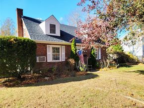 76 Bayport Ave Avenue, Bayport NY 11705