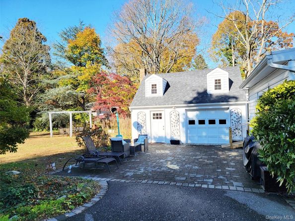 76 Bayport Ave Avenue, Bayport NY 11705