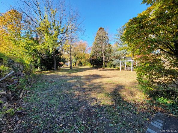 76 Bayport Ave Avenue, Bayport NY 11705