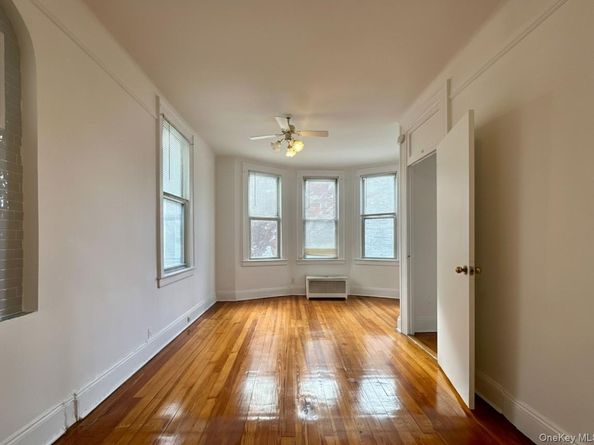 14-28 Astoria Park S, Astoria NY 11102