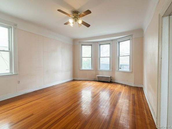 14-28 Astoria Park S, Astoria NY 11102