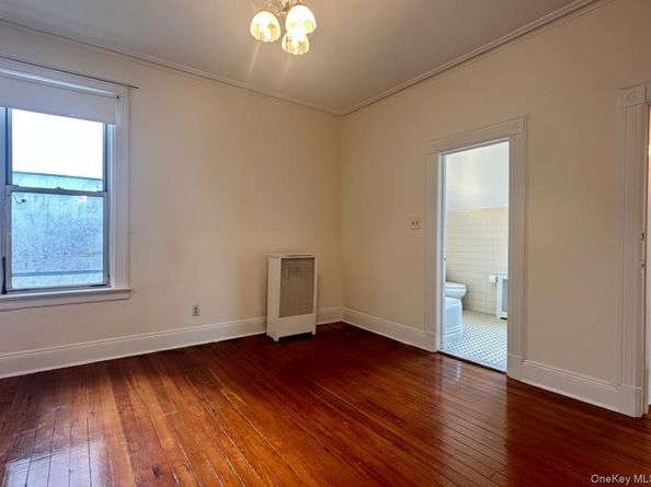 14-28 Astoria Park S, Astoria NY 11102