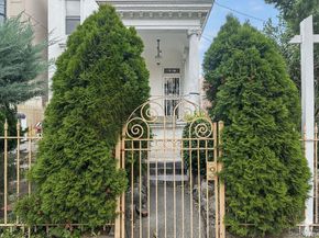 14-28 Astoria Park S, Astoria NY 11102