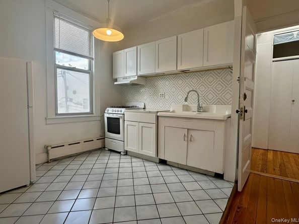 14-28 Astoria Park S, Astoria NY 11102