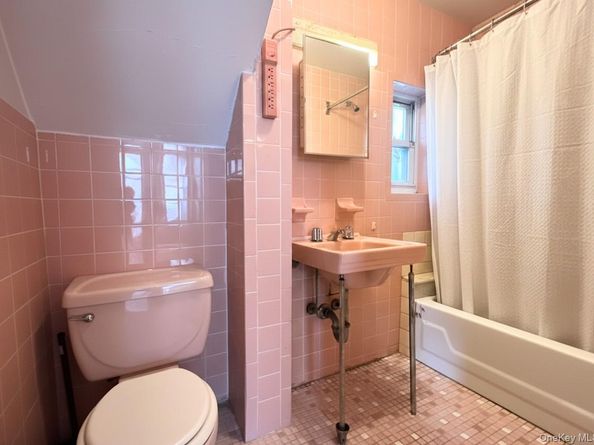 14-28 Astoria Park S, Astoria NY 11102