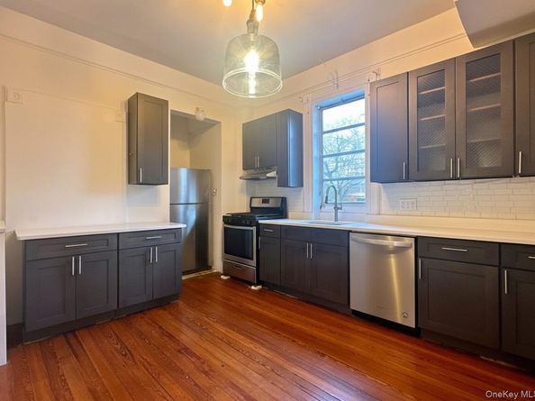 14-28 Astoria Park S, Astoria NY 11102