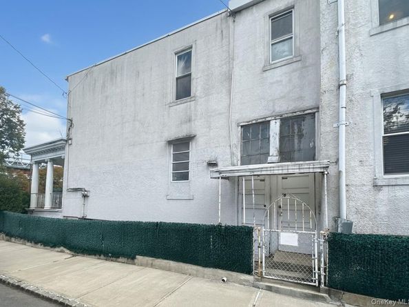 14-28 Astoria Park S, Astoria NY 11102