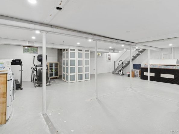 33 Whalers Drive, Sag Harbor NY 11963