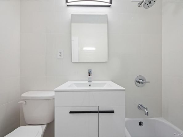 825 Morrison Avenue 5A, Bronx NY 10473