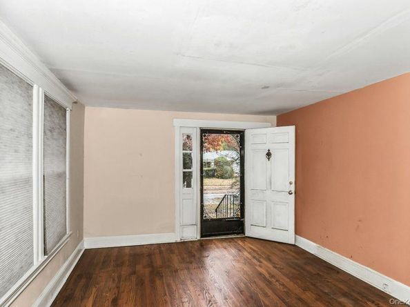 113 Murray Avenue, Port Washington NY 11050