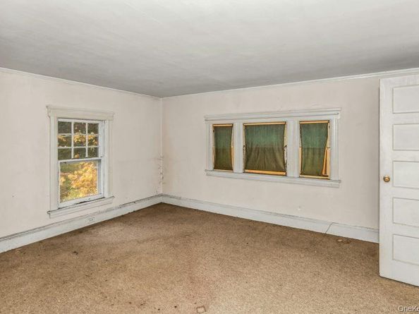 113 Murray Avenue, Port Washington NY 11050