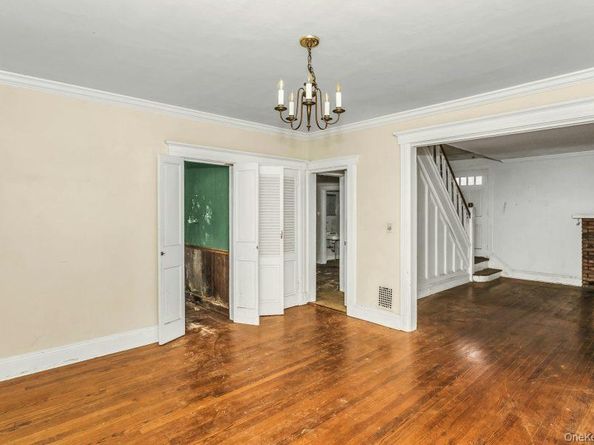 113 Murray Avenue, Port Washington NY 11050