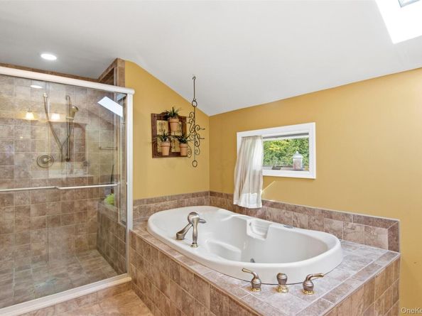 18 Greenlawn Road, Huntington NY 11743