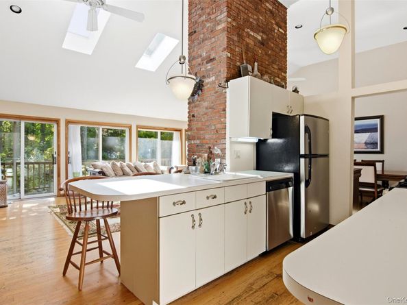 18 Greenlawn Road, Huntington NY 11743