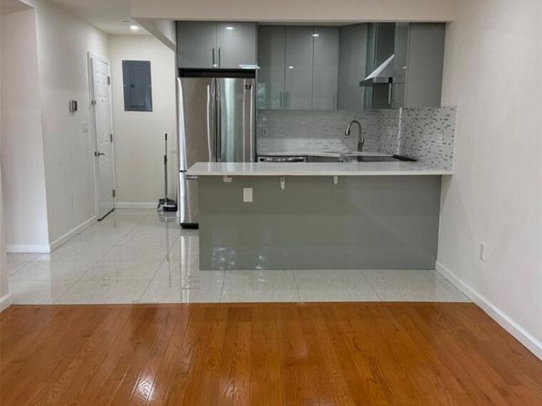 756 40th St 2R, Brooklyn NY 11232