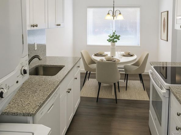 401 Cabot Court E, Saint James NY 11780