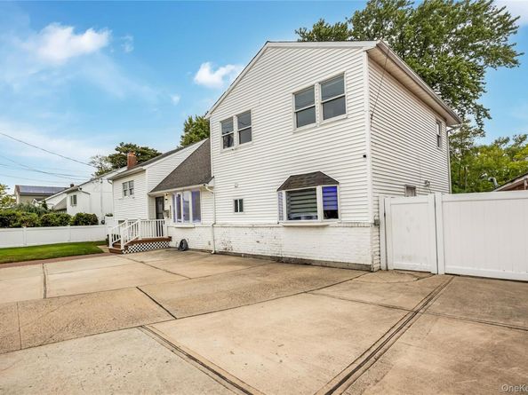 204 Bayside Avenue, Oceanside NY 11572