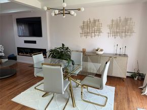 648 Molloy Street, Copiague NY 11726