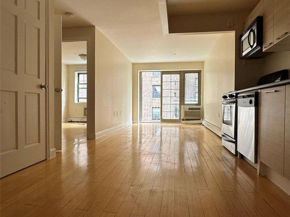 8375 117th Street 3B, Richmond Hill NY 11418