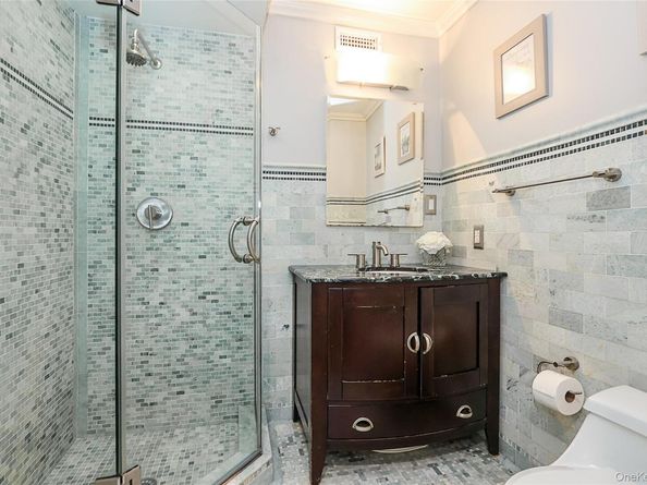 174 Parkside Drive, Roslyn Heights NY 11577