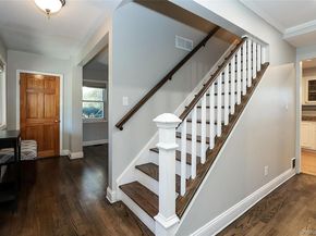 174 Parkside Drive, Roslyn Heights NY 11577