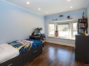 174 Parkside Drive, Roslyn Heights NY 11577