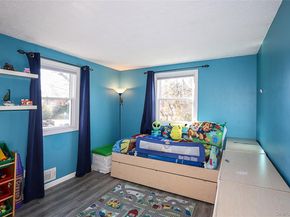 174 Parkside Drive, Roslyn Heights NY 11577