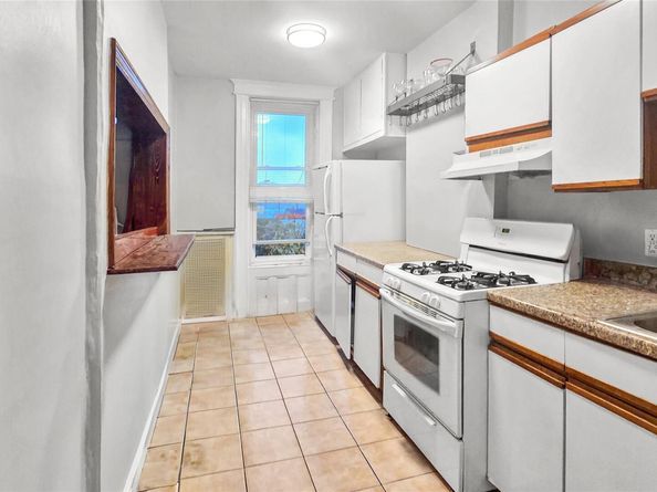 6439 74th Avenue, Glendale NY 11385