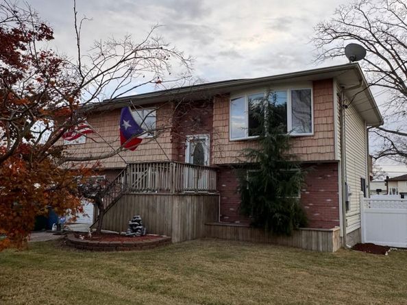 928 Peconic Avenue, West Babylon NY 11704