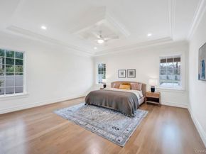 6 Gables Court, Dix Hills NY 11746