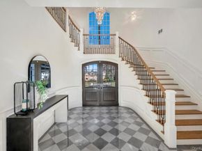 6 Gables Court, Dix Hills NY 11746