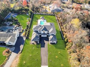 6 Gables Court, Dix Hills NY 11746
