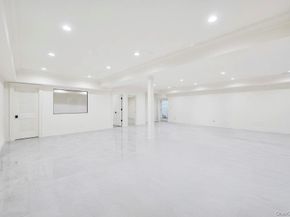 6 Gables Court, Dix Hills NY 11746