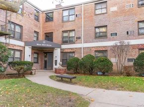 8 W Mill Drive 1B, Great Neck NY 11021