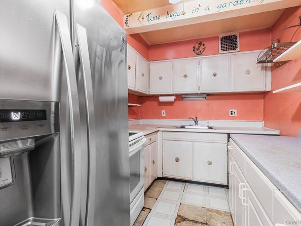 115 Dehaven Drive 114, Yonkers NY 10703