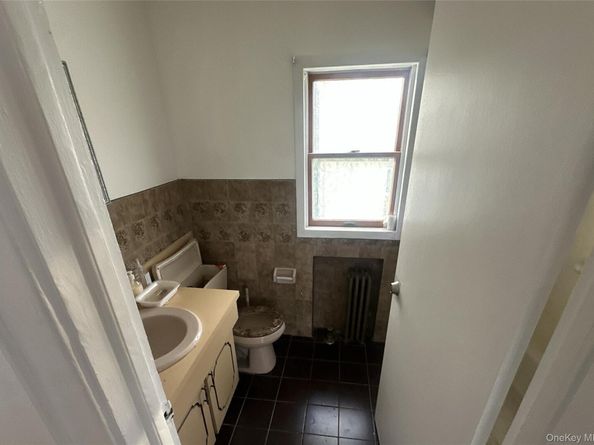 2922 Oceanside Road, Oceanside NY 11572