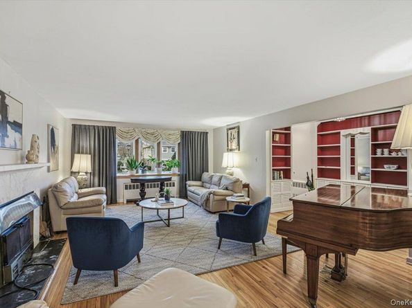 816 Pepperidge Road, Westbury NY 11590