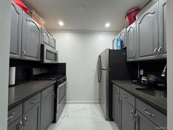 9 Harper Court, Bronx NY 10466