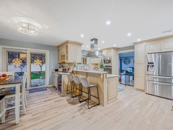 1 Fuller Drive, Ridge NY 11961